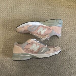 Pink New Balance 920 Made in England men’s size 11